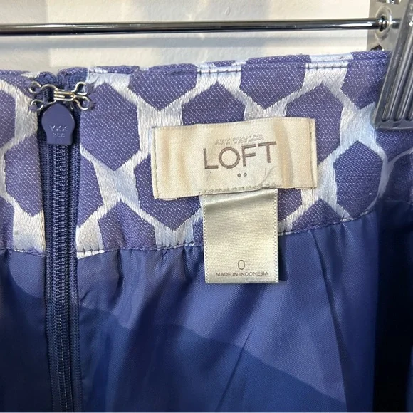 LAST CHANCE Ann Taylor Loft Purple Geometric Design Pencil Skirt size 0 - Picture 7 of 7